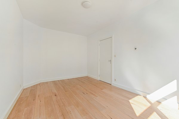 Medium property photo - Van Zeggelenlaan 303, 2524 AK Den Haag